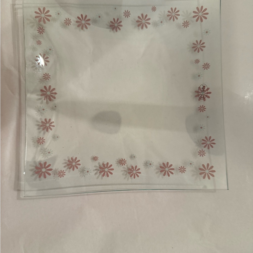 Pampered Chef Floral Glass Plate (4 plates)